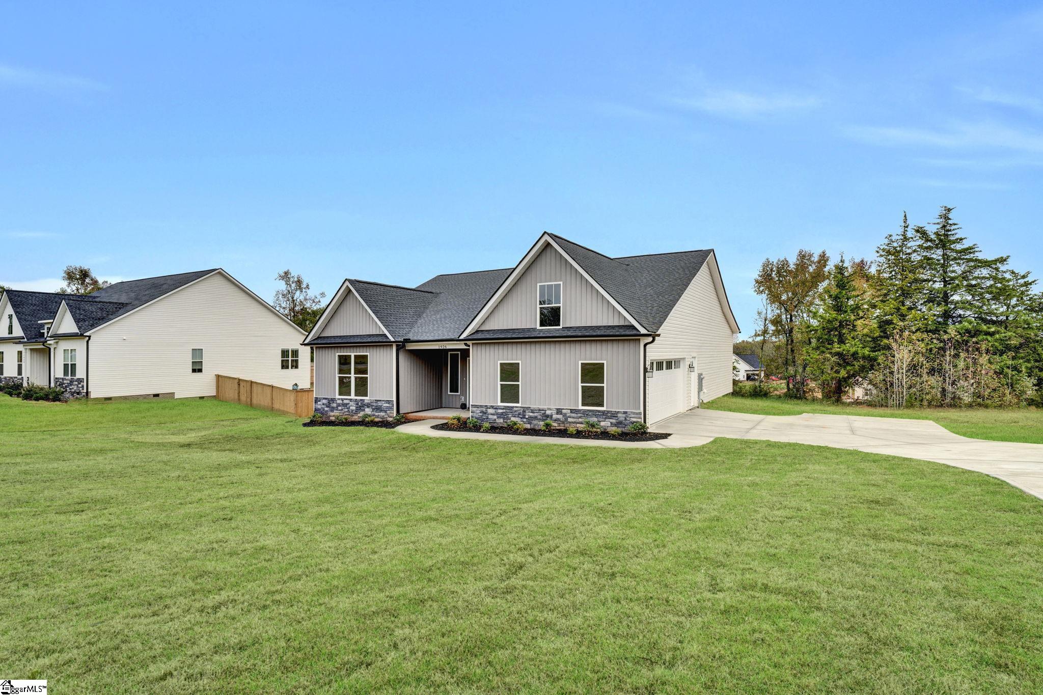 1926 Friendship Church Road Gray Court, SC 29645 - Photo 2 of 35