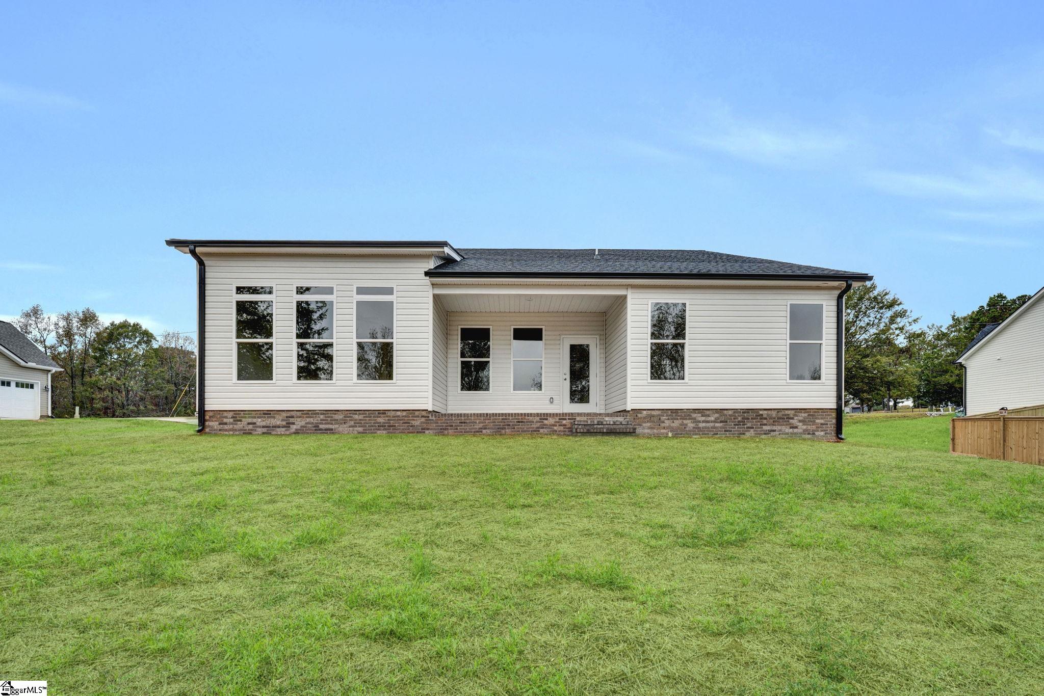 1926 Friendship Church Road Gray Court, SC 29645 - Photo 4 of 35