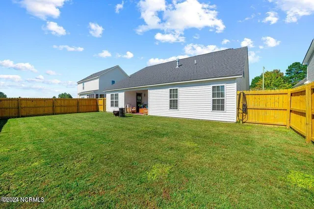 $2,150 | 2349 Great Laurel Court, Greenville, NC 27834