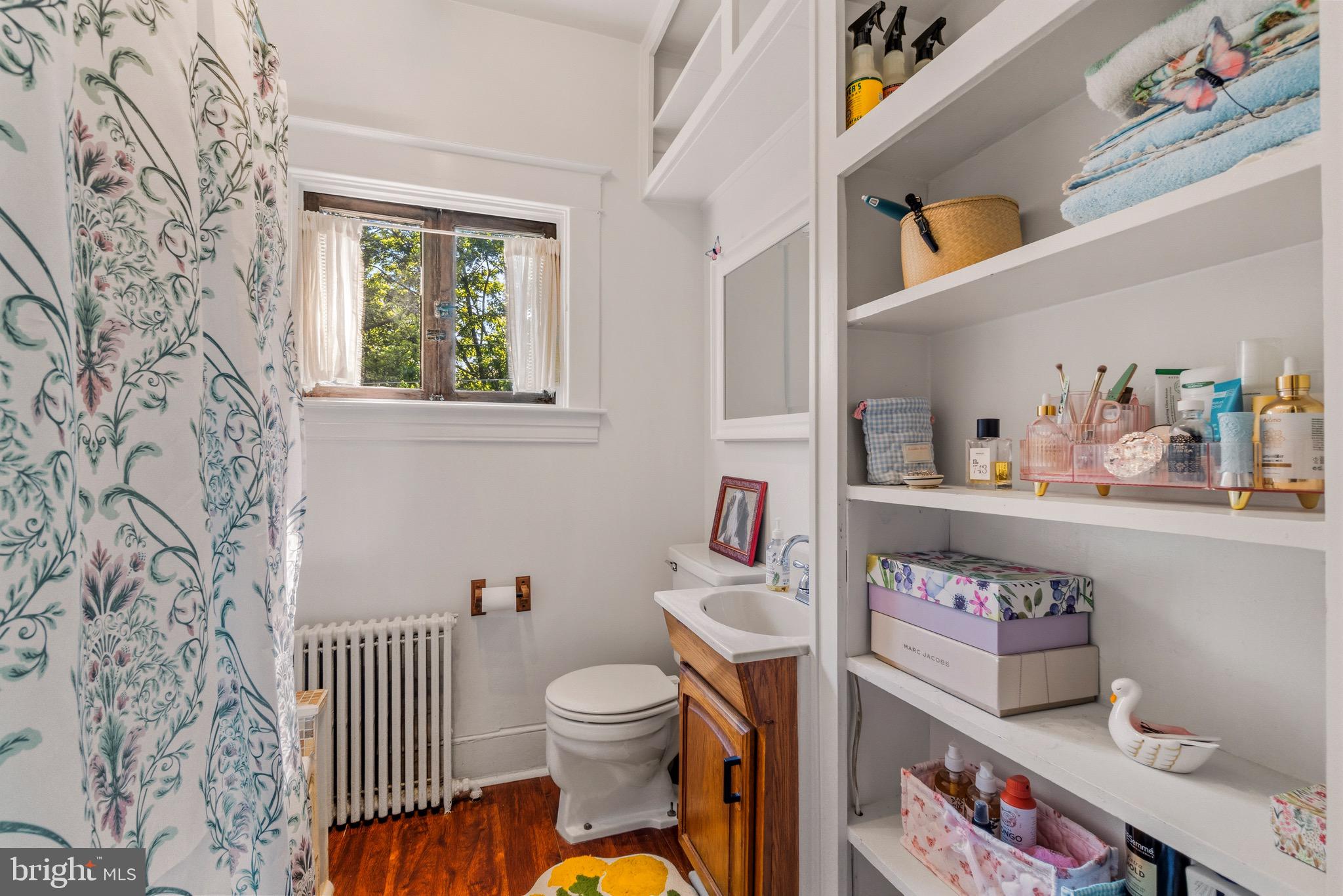 210 Mallow Hill Road Baltimore, MD 21229 - Photo 20 of 43 main floor full bath perfect for guest
