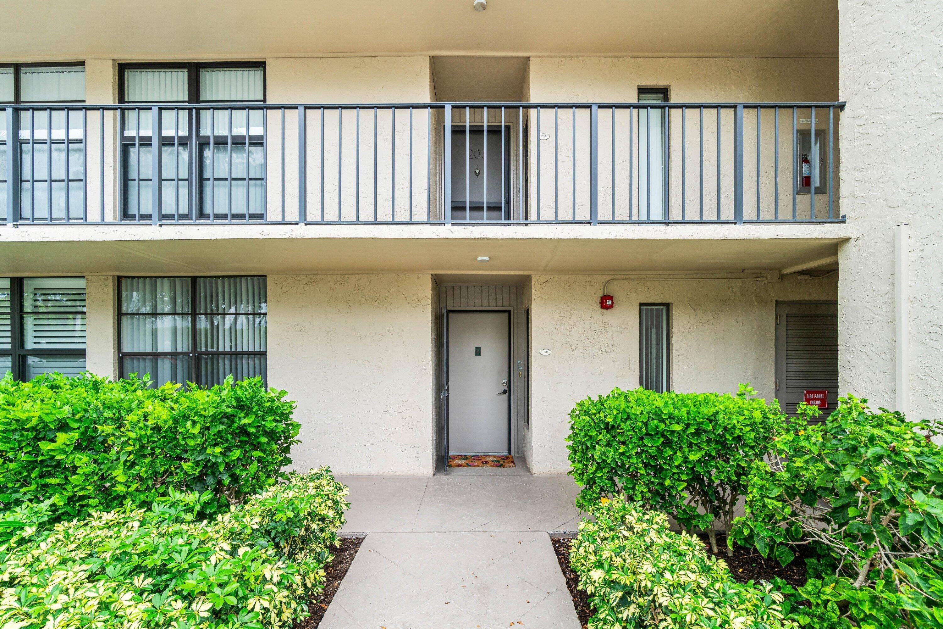 17 Royal Palm Way, Unit 103 Boca Raton, FL 33432 - Photo 29 of 30 002-17RoyalPalmWay-103-BocaRaton-FL-3343