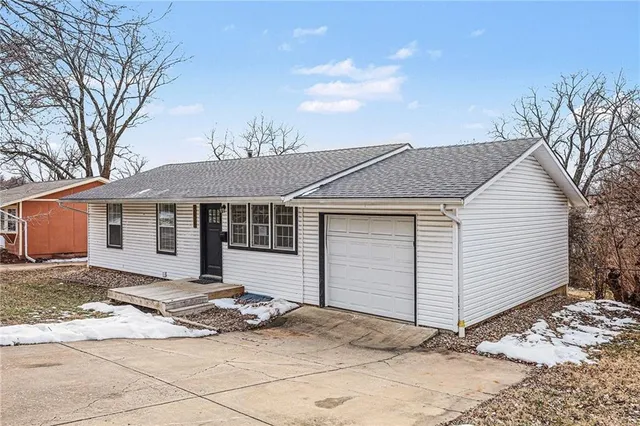 $219,900 | 14804 Bellaire Avenue, Grandview, MO 64030