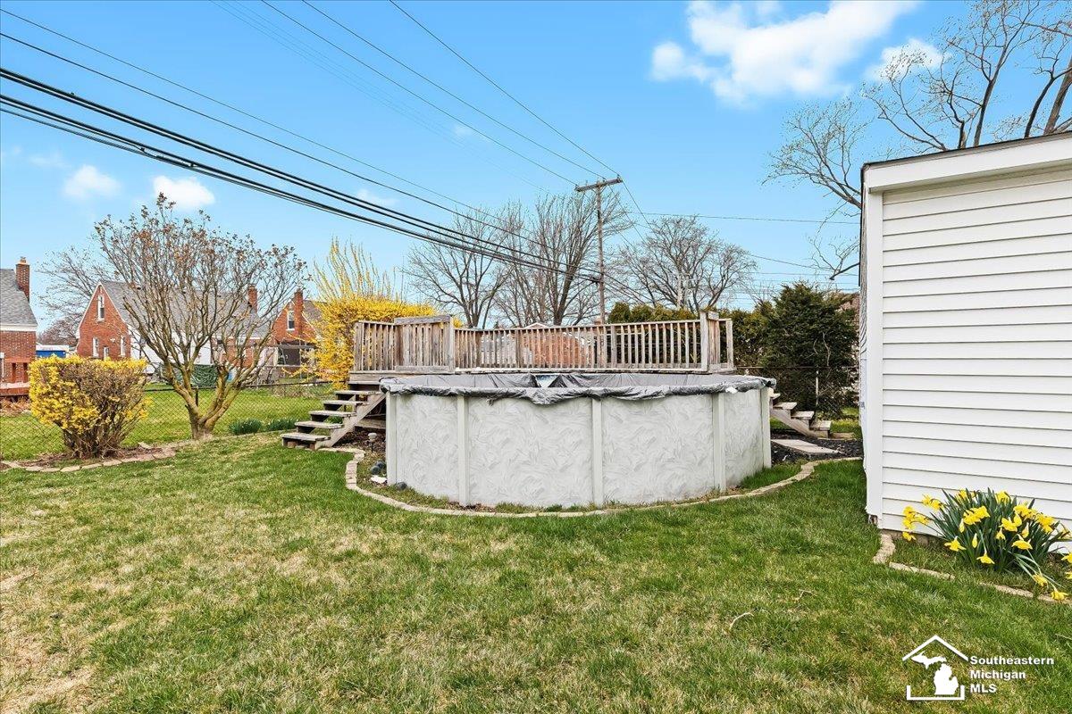 9624 Ruth Avenue Allen Park, MI 48101 - Photo 7 of 26 50143910-7659B824-92DD-443F-B2B0-0BE821C55BD4.JPG