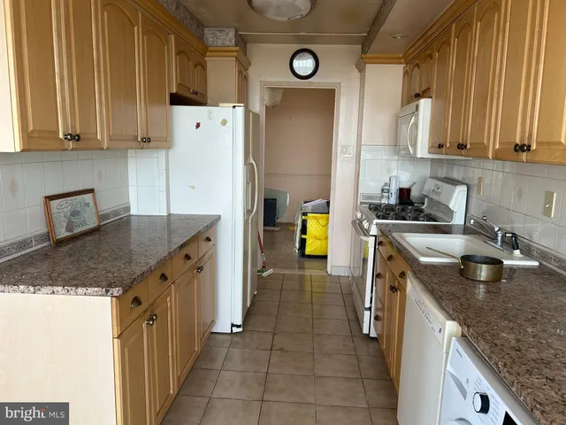 $179,000 | 3900 West Ford Road, Unit 21P, Philadelphia, PA 19131