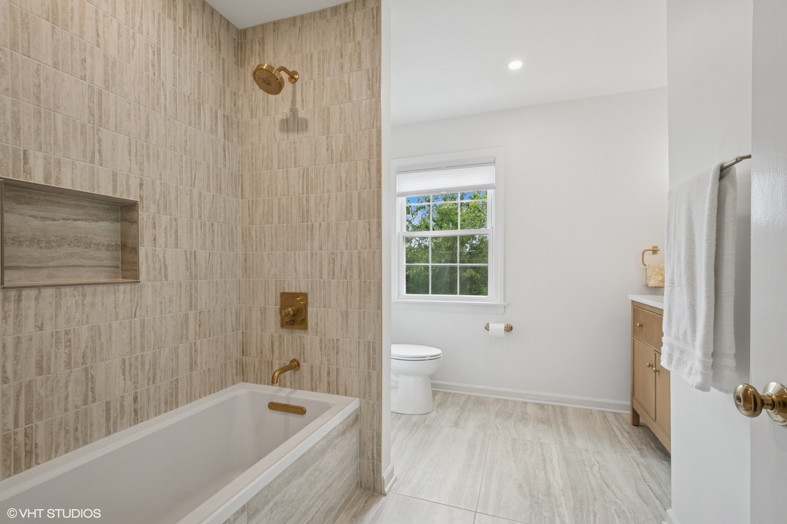 717 Brierhill Road Deerfield, IL 60015 - Photo 20 of 36 Gallery Image 20