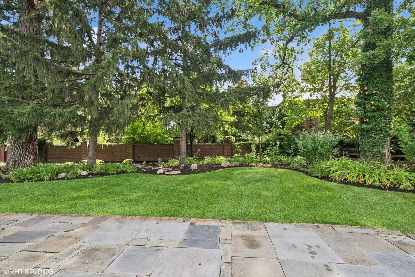 717 Brierhill Road Deerfield, IL 60015 - Photo 27 of 36 Gallery Image 27