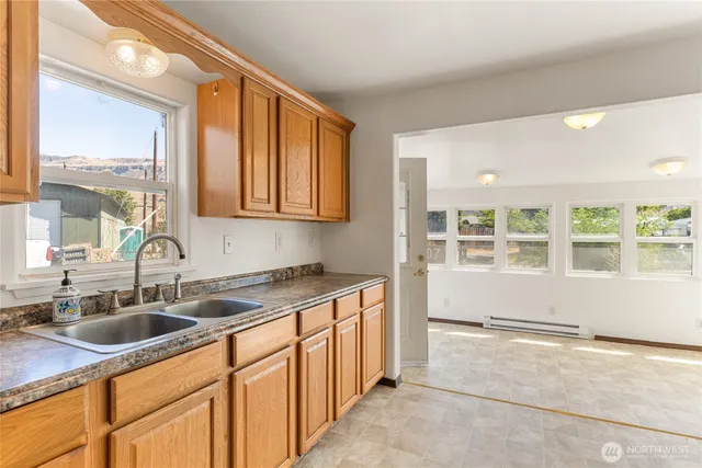 $394,900 | 7 Cambridge Avenue, Rock Island, WA 98850