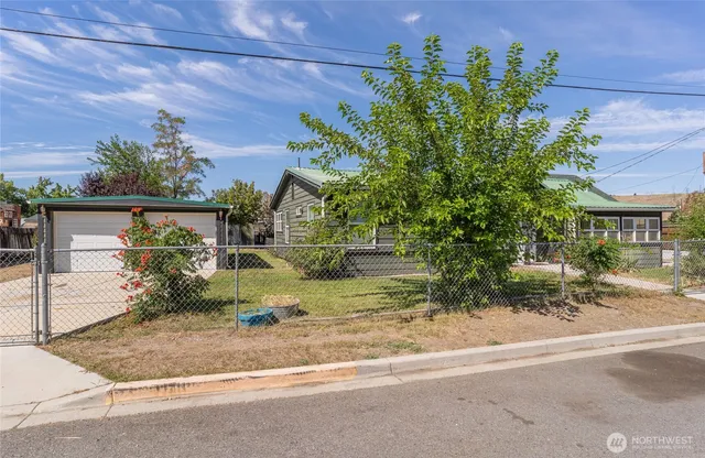 $394,900 | 7 Cambridge Avenue, Rock Island, WA 98850