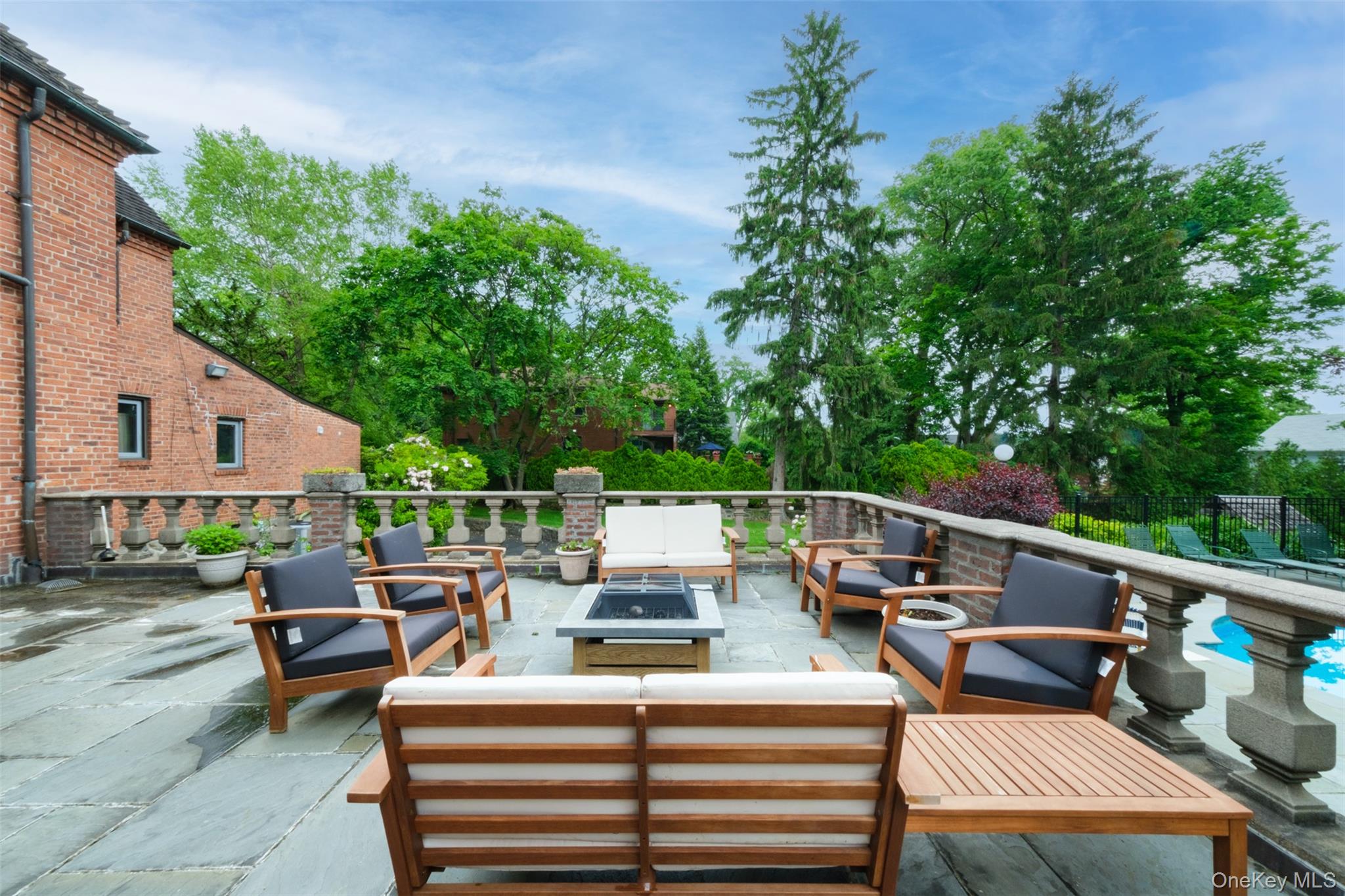 10 Ridge Place Pelham, NY 10803 - Photo 11 of 14