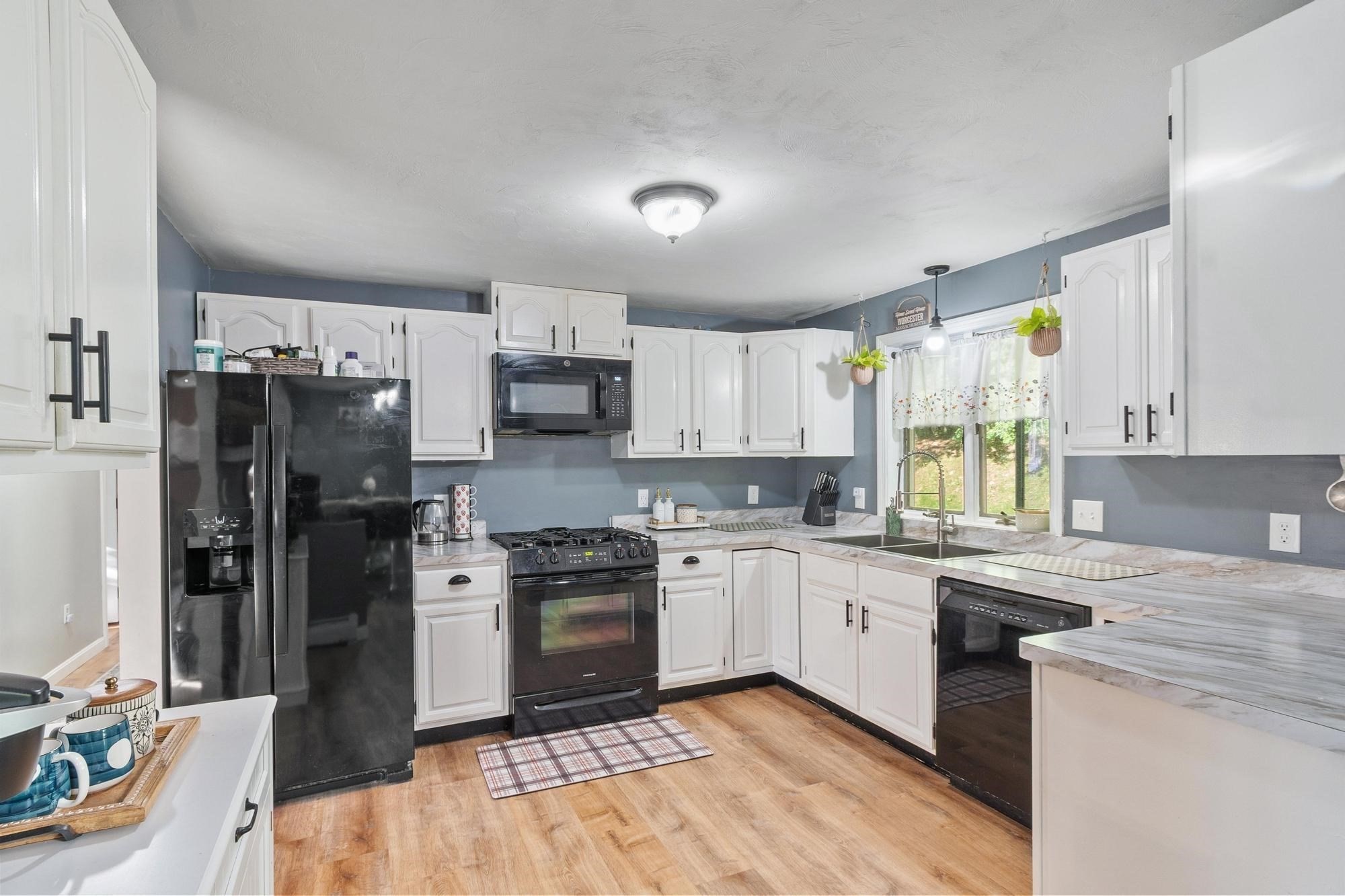 77 Darnell Road Worcester, MA 01606 - Photo 13 of 38 Gallery Image 13