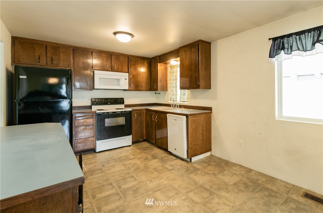1240 Lattimore Road Ferndale, WA 98248 - Photo 5 of 31