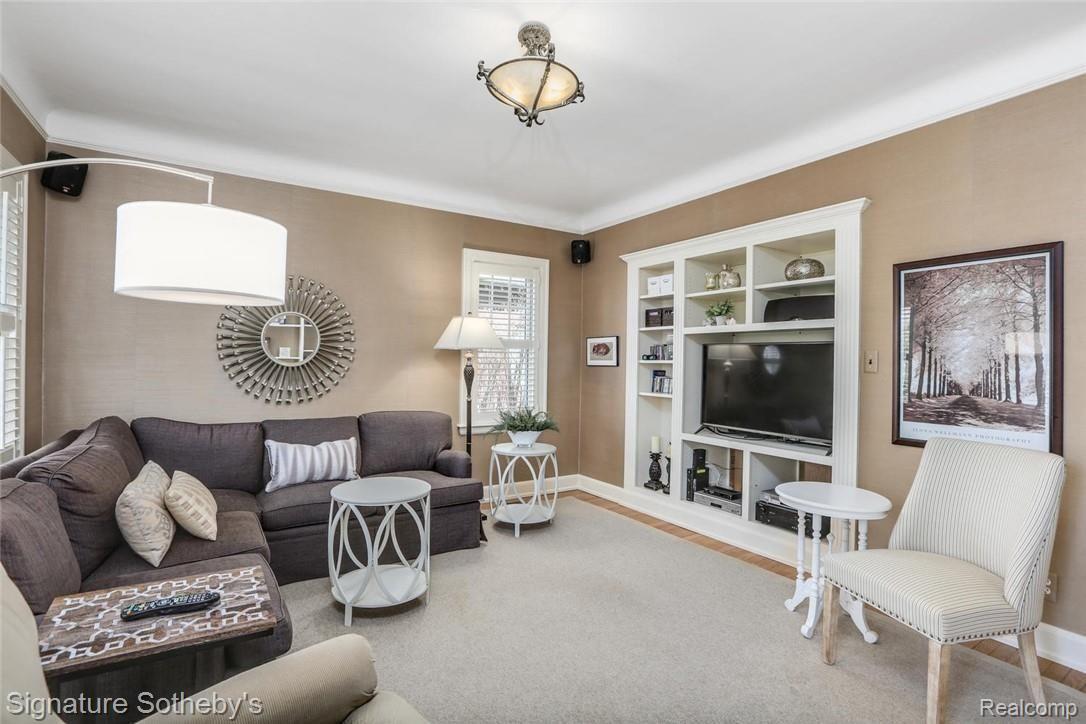641 Washington Road Grosse Pointe, MI 48230 - Photo 23 of 44 641 Washington Rd Grosse-large-021-32-641 Washington Road Grosse-1500x1000-72dpi.jpg