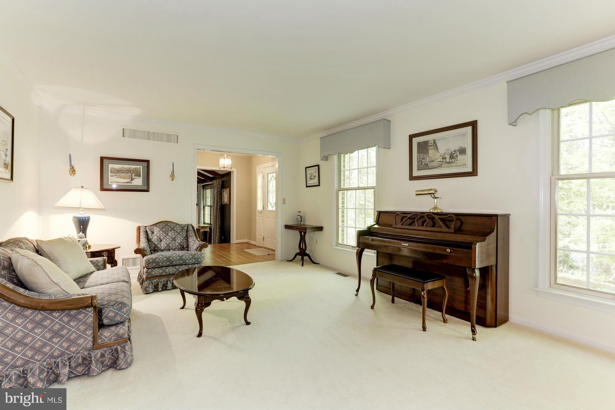 652 Ranger Court Davidsonville, MD 21035 - Photo 7 of 30 Living Room