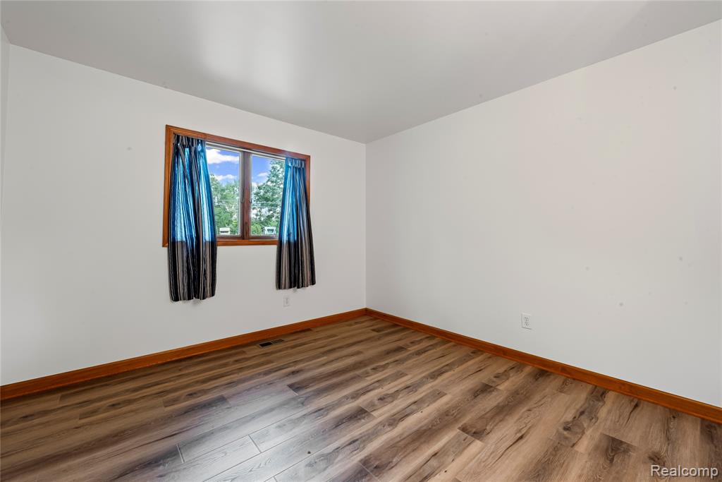 9769 Andersonville Road Clarkston, MI 48346 - Photo 17 of 33 Gallery Image 17