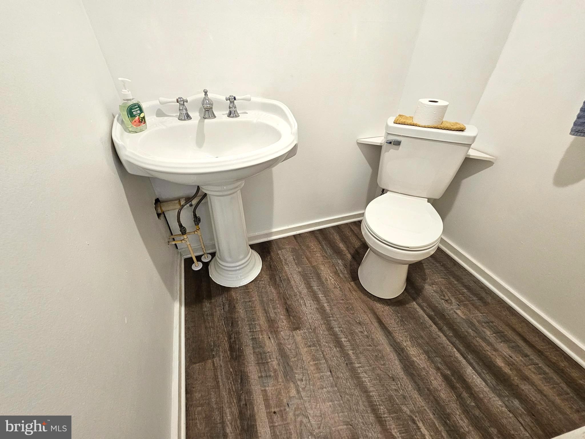 312 Wilkes Street, Unit 2 Berkeley Springs, WV 25411 - Photo 13 of 37 Full bath off kitchen