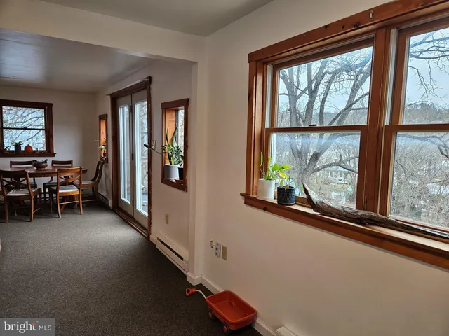 $1,000 | 312 Wilkes Street, Unit 2, Berkeley Springs, WV 25411