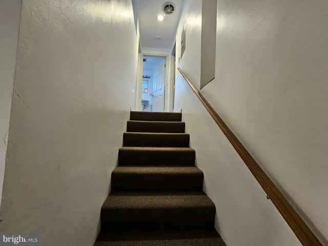 $1,000 | 312 Wilkes Street, Unit 2, Berkeley Springs, WV 25411