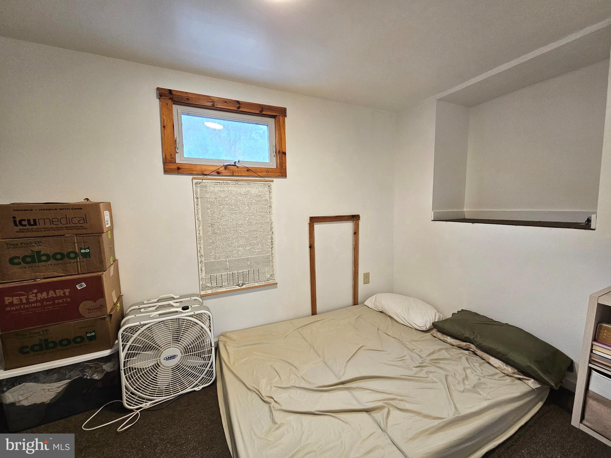 312 Wilkes Street, Unit 2 Berkeley Springs, WV 25411 - Photo 28 of 37 small br