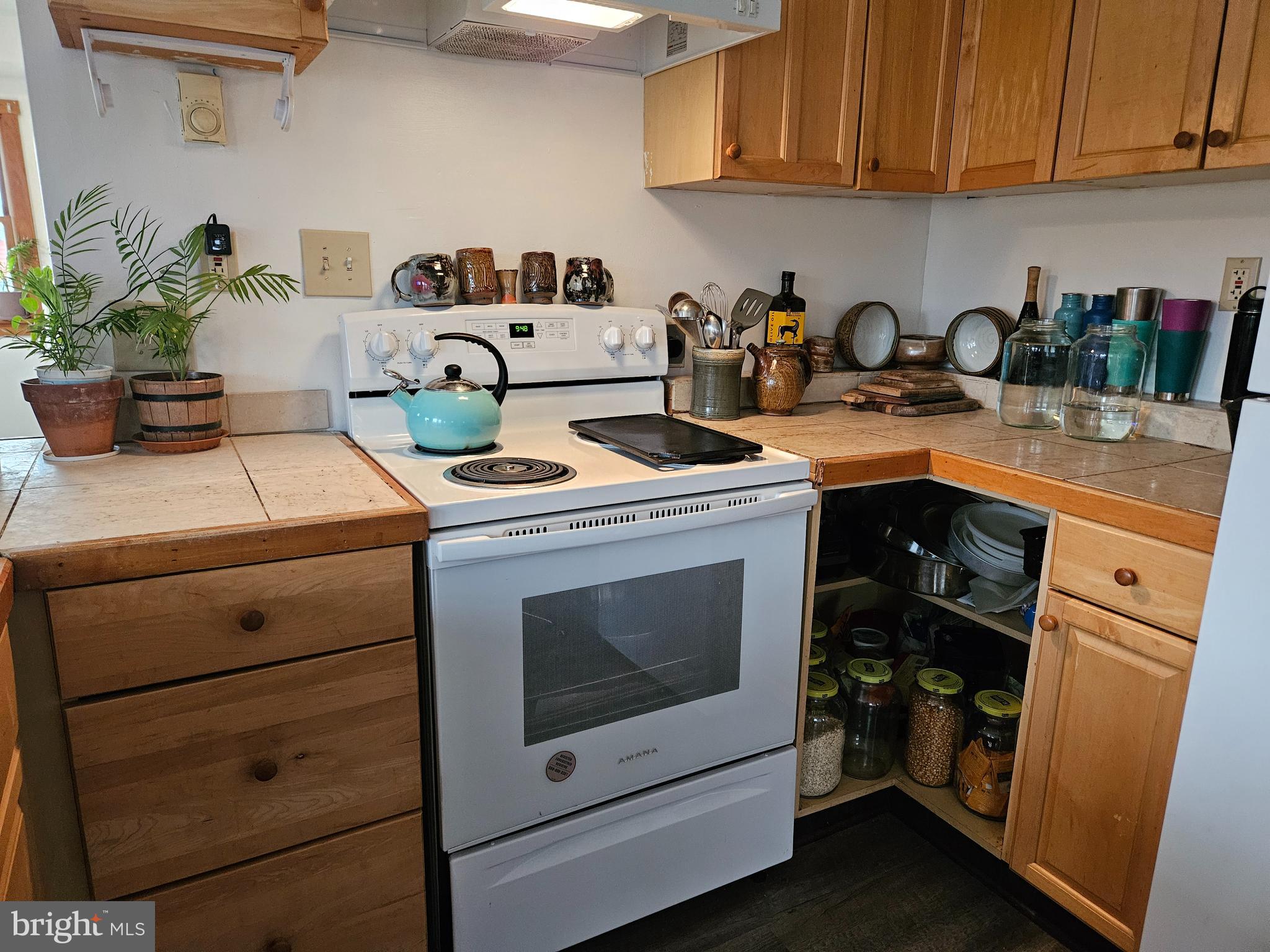 312 Wilkes Street, Unit 2 Berkeley Springs, WV 25411 - Photo 35 of 37 kitchen