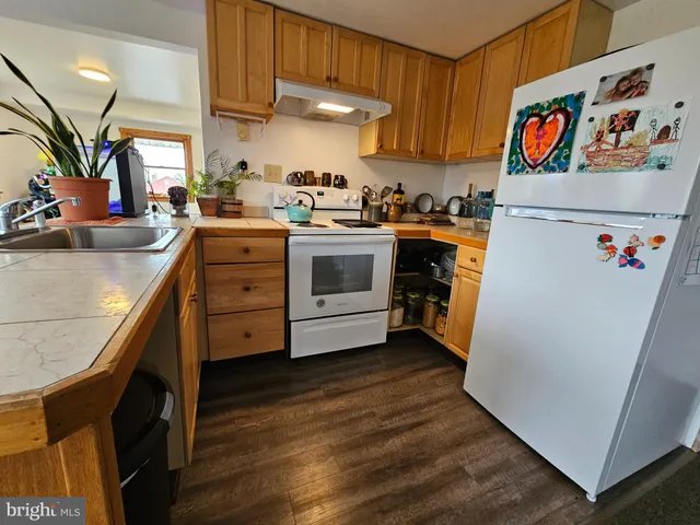 $1,000 | 312 Wilkes Street, Unit 2, Berkeley Springs, WV 25411