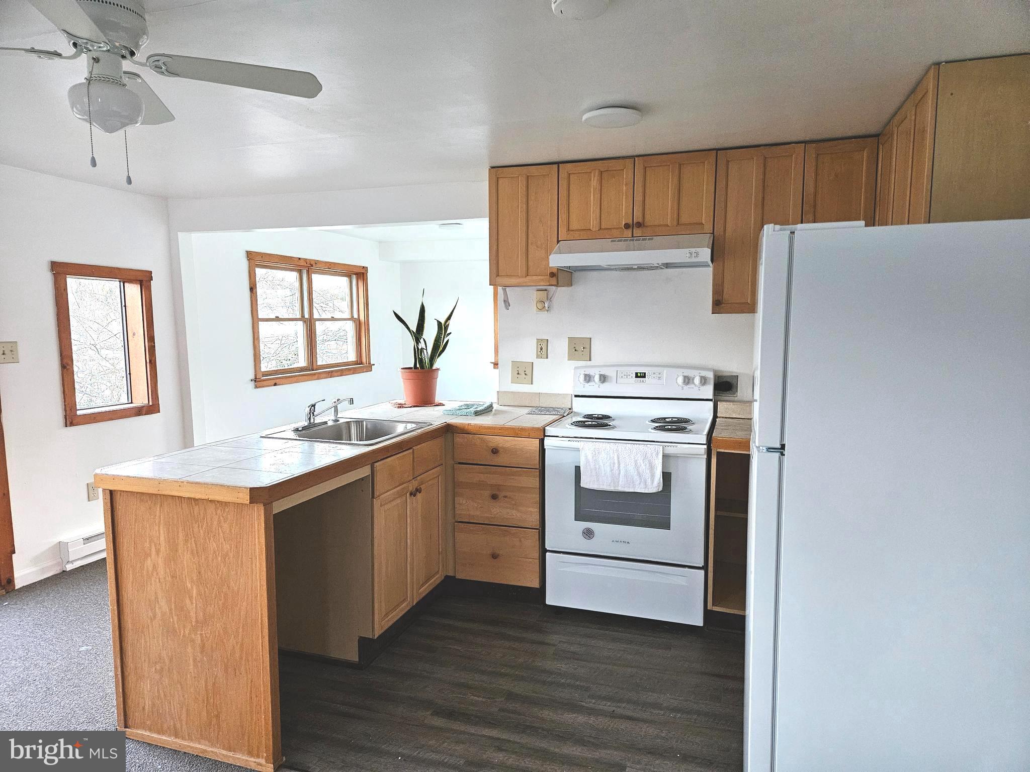 312 Wilkes Street, Unit 2 Berkeley Springs, WV 25411 - Photo 9 of 37