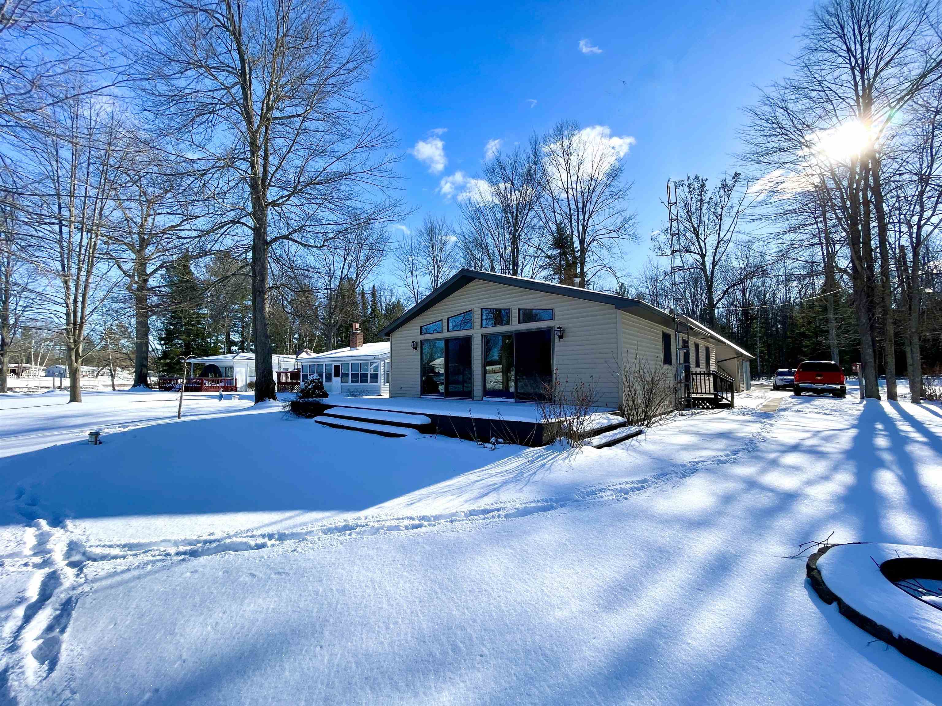 3784 Pineland Point Gladwin, MI 48624 - Photo 6 of 44