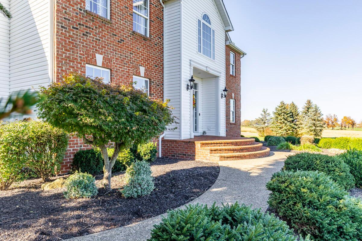 2901 Barnes Road Centerburg, OH 43011 - Photo 2 of 63 b-3