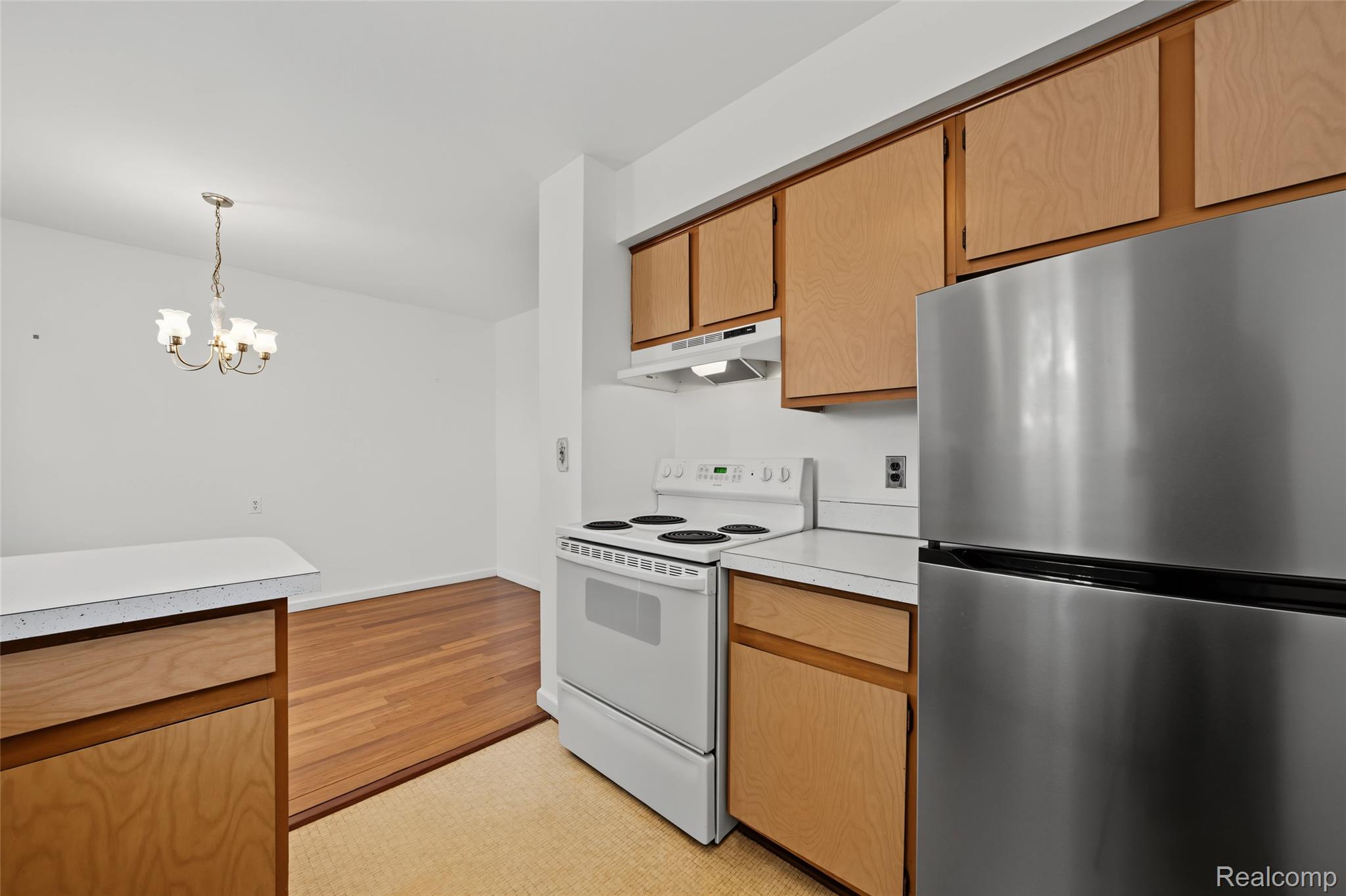 29289 Hayes Road, Unit F10 Warren, MI 48088 - Photo 23 of 40 23_Kitchen-4.jpeg