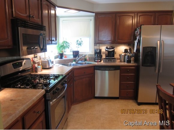3048 East Trinity Avenue Springfield, IL 62702 - Photo 4 of 19