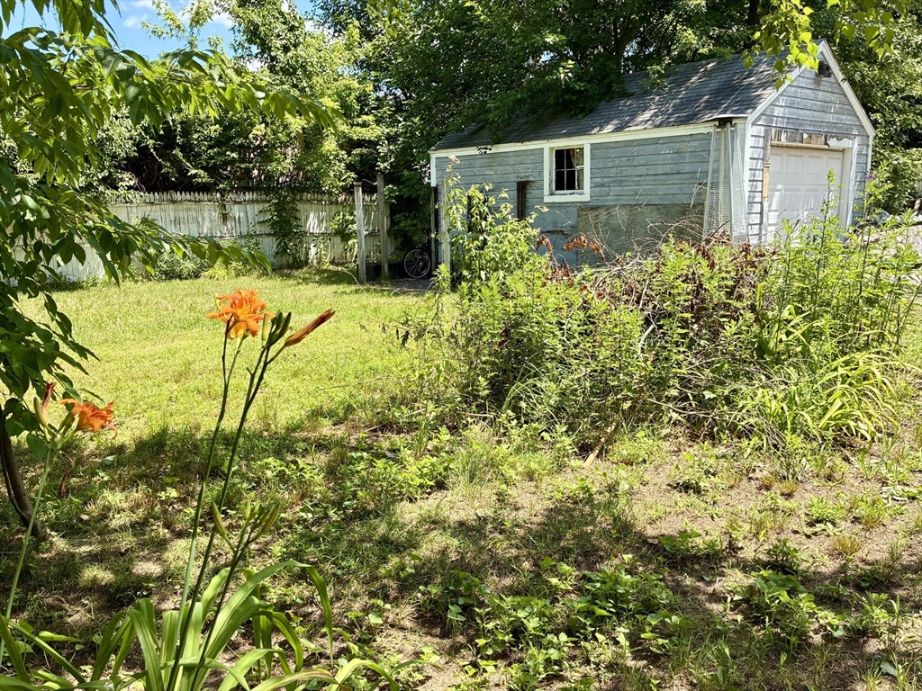 73 Prentice Street Springfield, MA 01104 - Photo 33 of 33