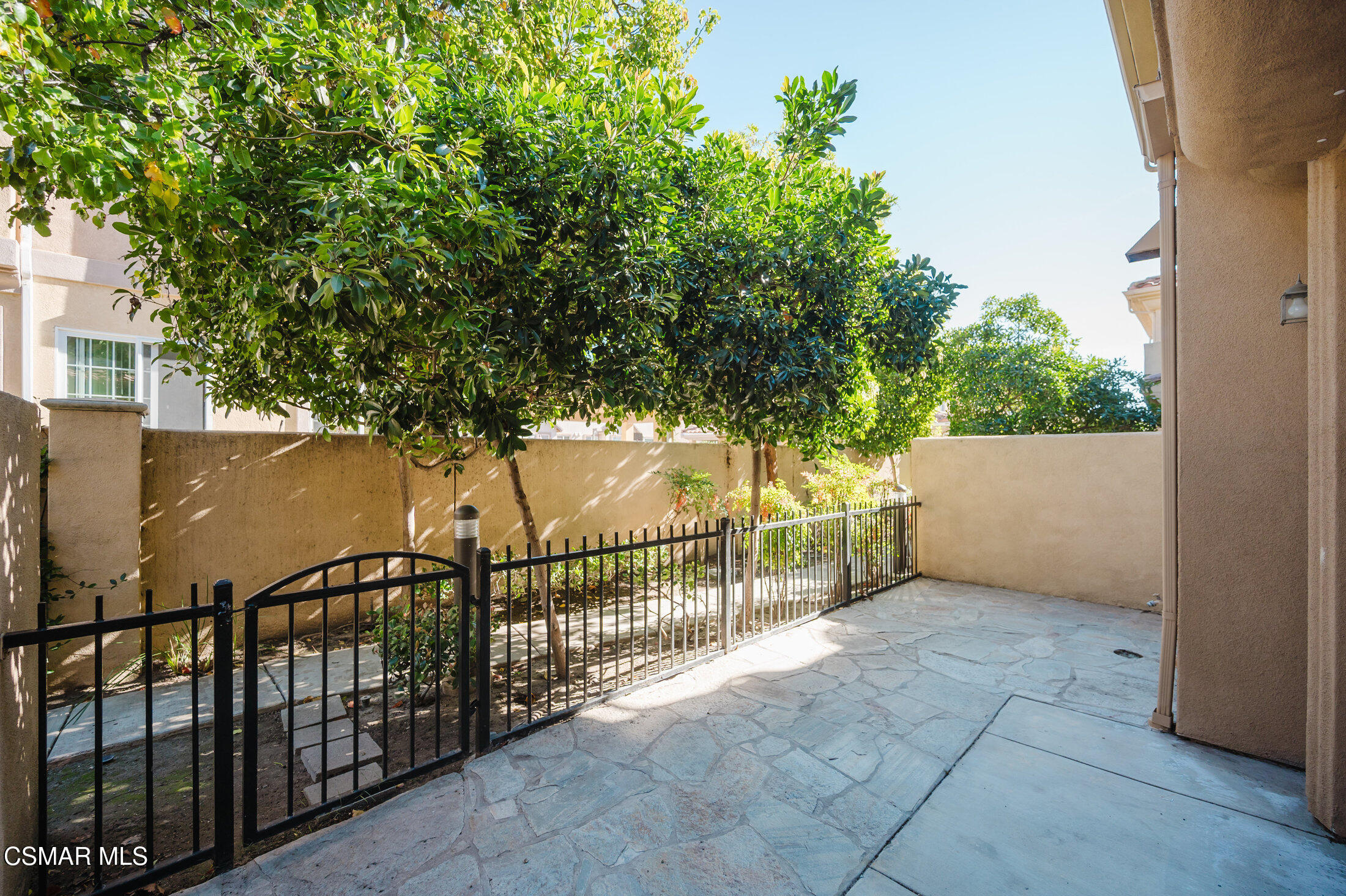 1454 Patricia Avenue, Unit 402 Simi Valley, CA 93065 - Photo 45 of 50 a view of outdoor space and yard