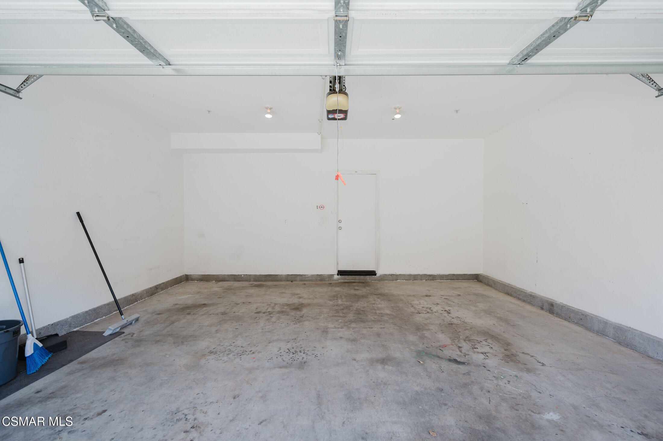 1454 Patricia Avenue, Unit 402 Simi Valley, CA 93065 - Photo 48 of 50 a view of an empty room