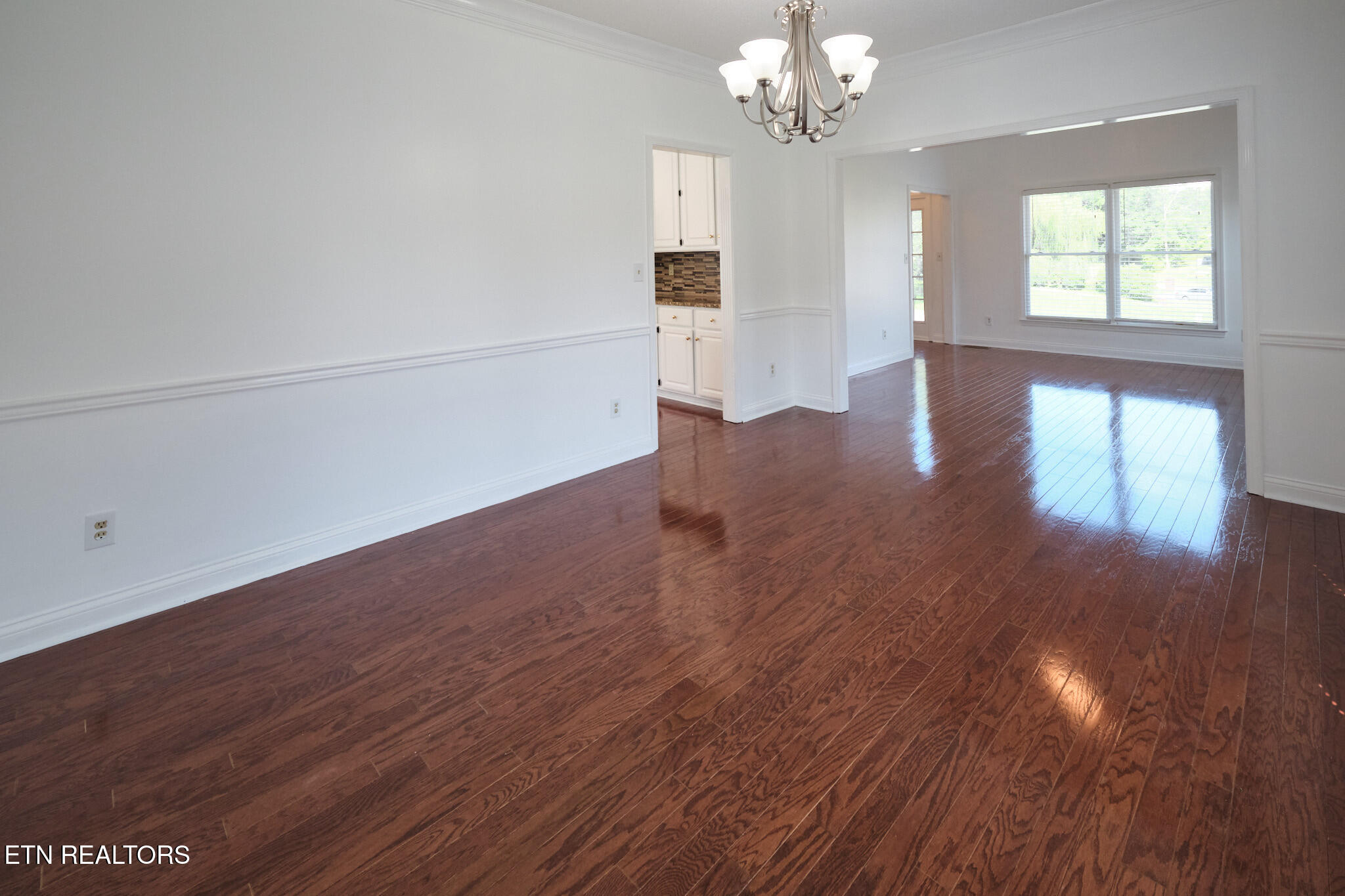 123 Capital Circle Oak Ridge, TN 37830 - Photo 9 of 44 123 Capital Circle Oak Ridge , TN 37830