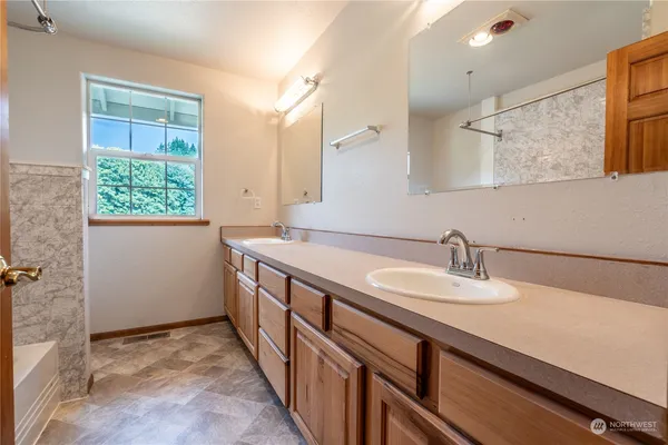 $1,500,000 | 732 Satsop Road West, Montesano, WA 98563
