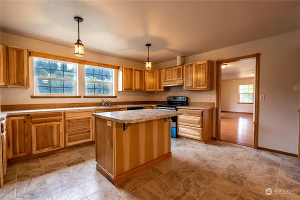 $1,500,000 | 732 Satsop Road West, Montesano, WA 98563