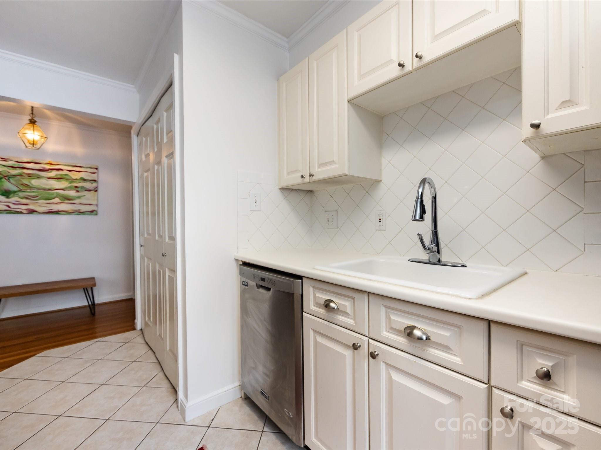 110 Colville Road, Unit 12B Charlotte, NC 28207 - Photo 16 of 26 Gallery Image 16