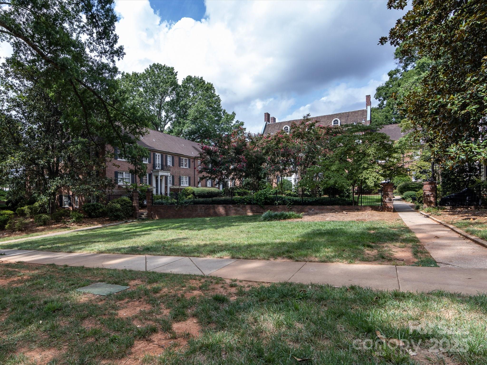 110 Colville Road, Unit 12B Charlotte, NC 28207 - Photo 25 of 26 Gallery Image 25
