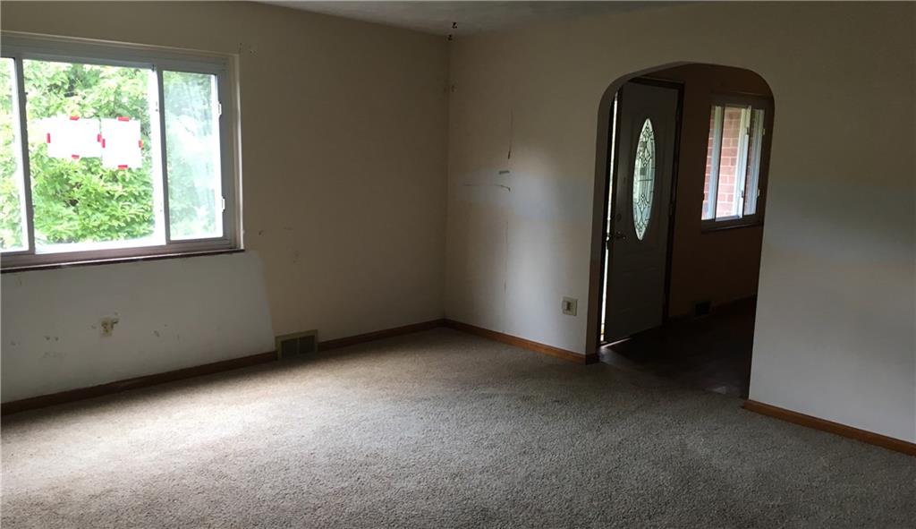 285 Spring Run Road Crescent, PA 15046 - Photo 5 of 10 Gallery Image 5