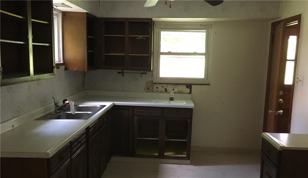 285 Spring Run Road Crescent, PA 15046 - Photo 6 of 10 Gallery Image 6