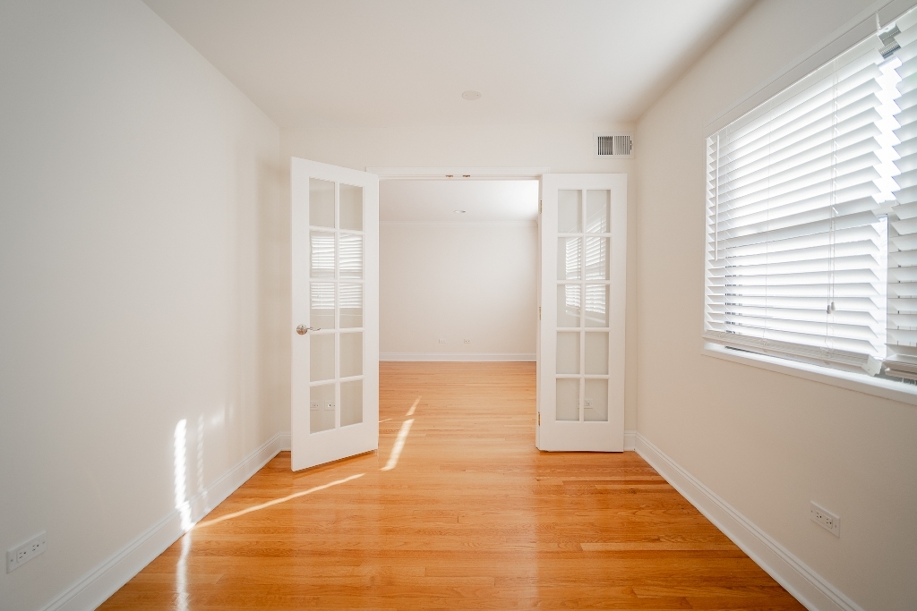 515 Sheridan Road, Unit 305 Evanston, IL 60202 - Photo 12 of 19