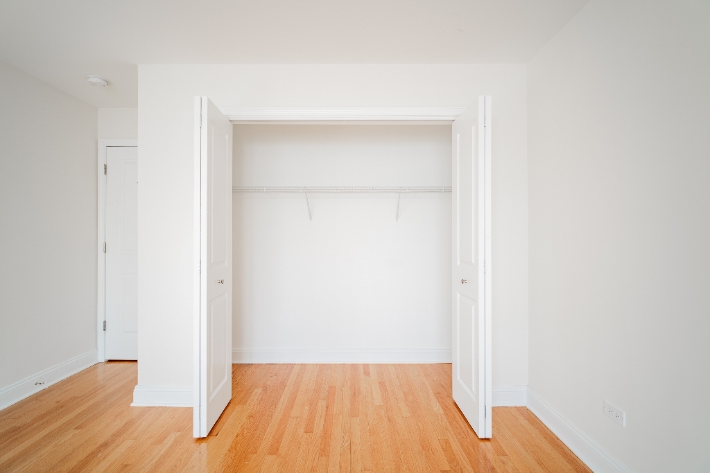 515 Sheridan Road, Unit 305 Evanston, IL 60202 - Photo 4 of 19