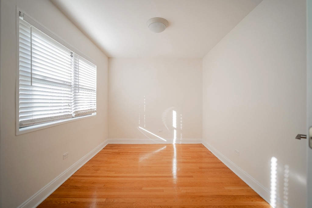 515 Sheridan Road, Unit 305 Evanston, IL 60202 - Photo 10 of 19