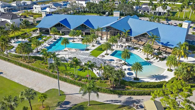 $575,000 | 12960 Oak Knoll Drive, Palm Beach Gardens, FL 33418