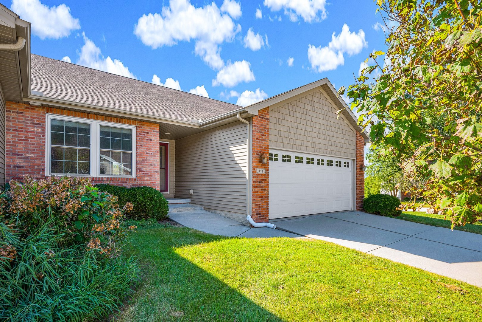 171 Cassidy Road Normal, IL 61761 - Photo 3 of 44 Gallery Image 3