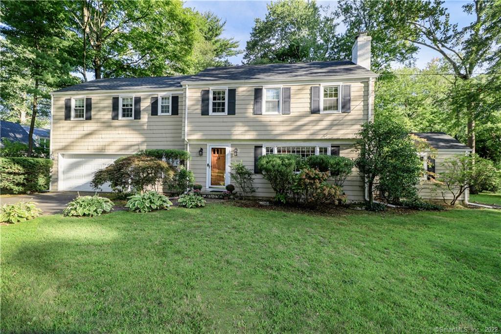 180 Stoneleigh Square, Fairfield, CT 06825 Compass
