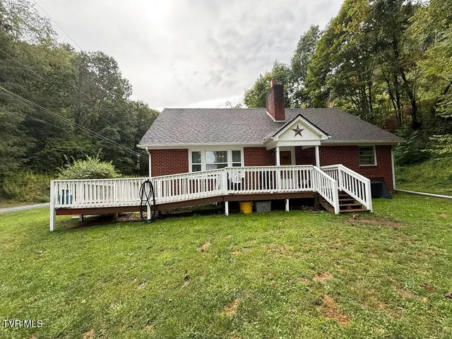 $219,500 | 244 Rosenbaum Hollow Lane, Chilhowie, VA 24319