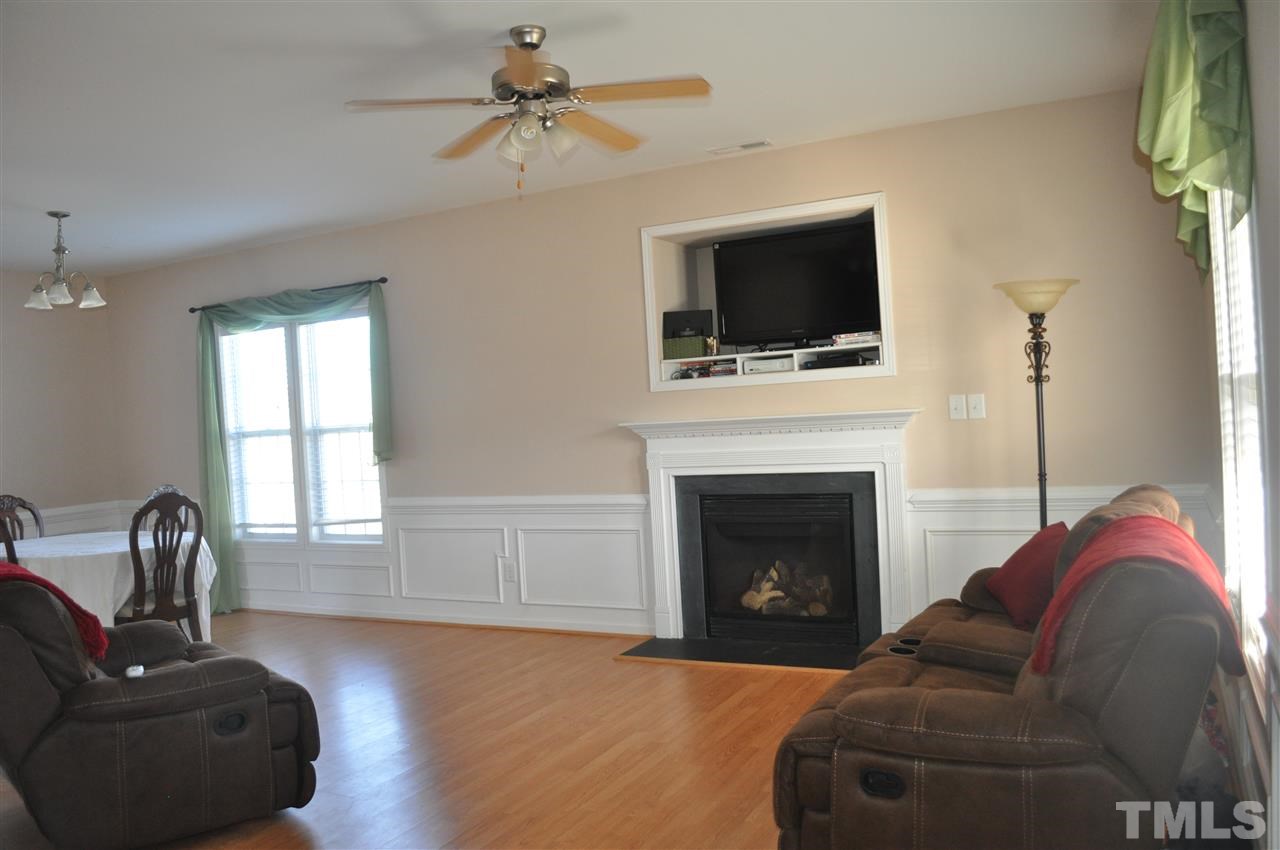 4010 Alder Grove Lane Raleigh, NC 27610 - Photo 4 of 20 Gallery Image 4