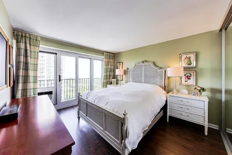 $337,500 | 1960 North Lincoln Park West, Unit 2911, Chicago, IL 60614