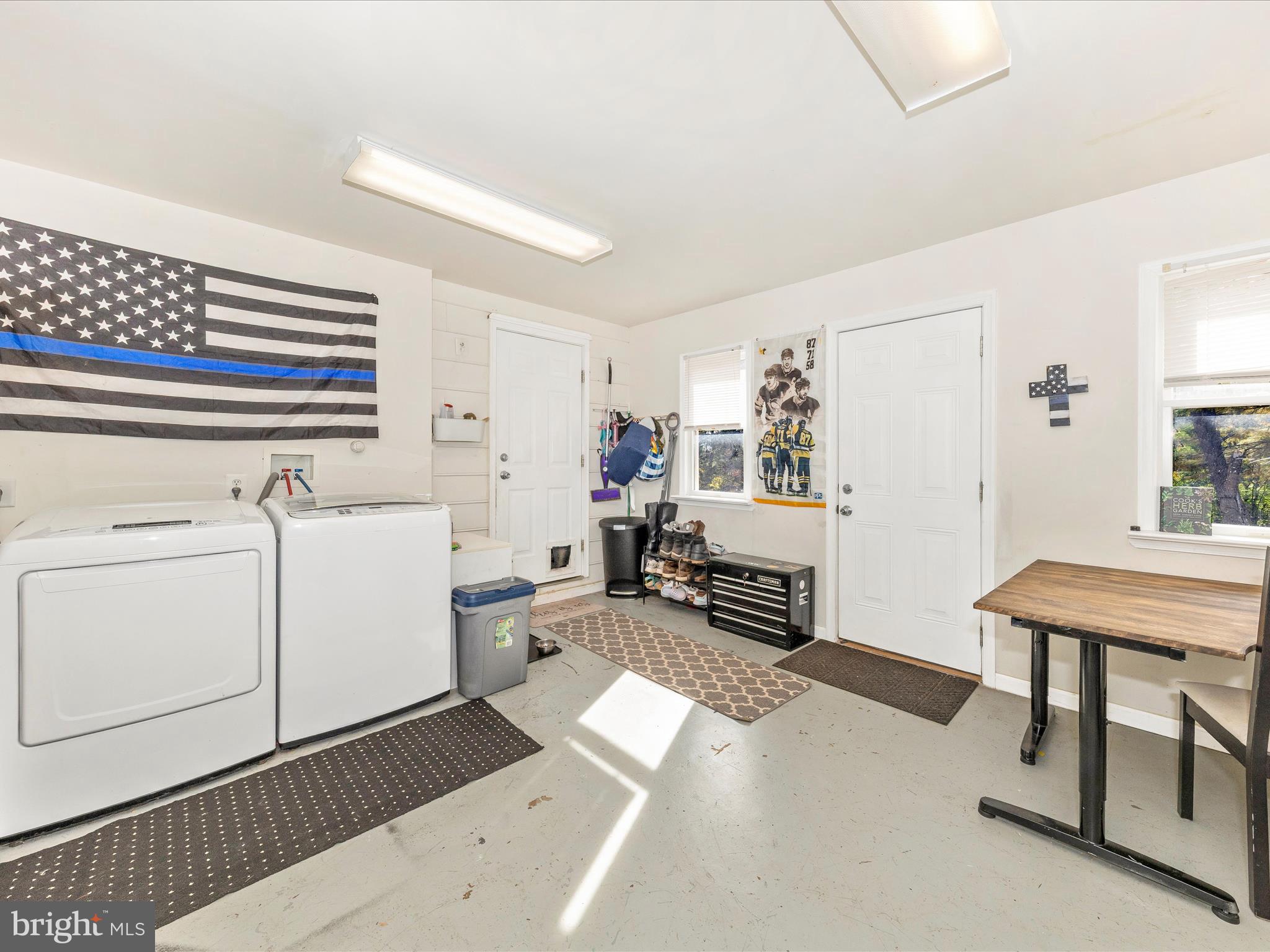 8829 Orndorff Road Thurmont, MD 21788 - Photo 14 of 46 a view of a livingroom with furniture and kitchen
