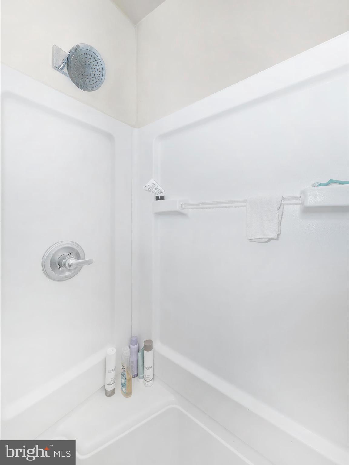 8829 Orndorff Road Thurmont, MD 21788 - Photo 22 of 46 a bathroom with a bathtub